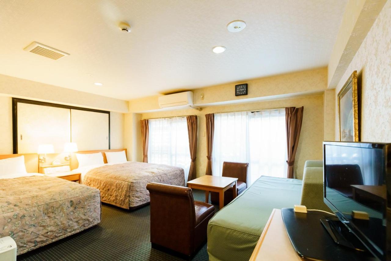 Business Inn Sennichimae Hotel Осака Экстерьер фото